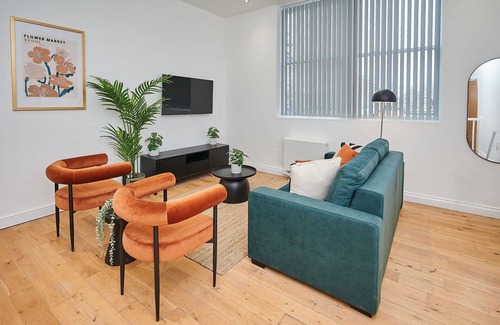 Liverpool Apartment | Host & Stay | Princes Place Hideaway II