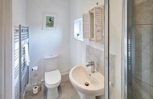 Rochester East Ward Apartment | Host & Stay | Rochester Apartment