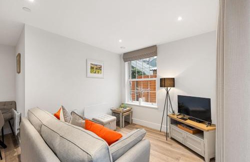 Stoney Middleton House | Host & Stay - Rock Mill Apt 1 with Terrace