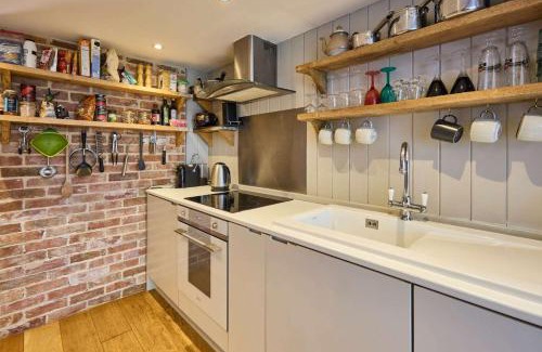 Corpusty House | Host & Stay - Romney Cottage