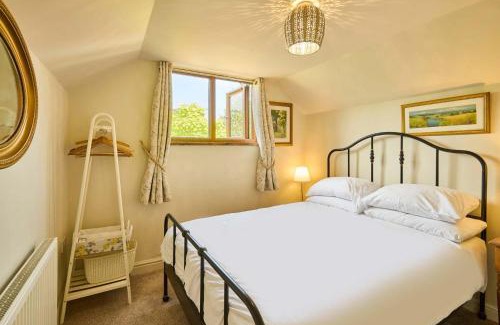 Corpusty House | Host & Stay - Romney Cottage