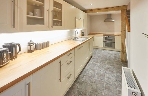 Pickering Apartment | Host & Stay | Sleepers @ No.8