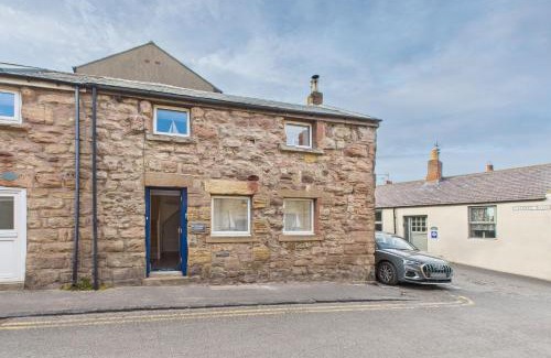 Seahouses House | Host & Stay - St Cuthbert's Cottage