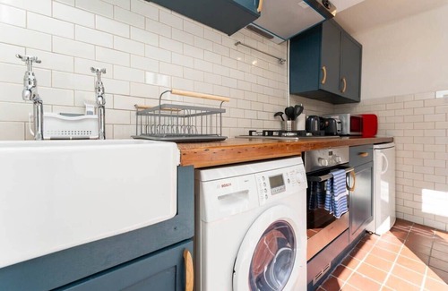 Brighton City Centre House | Host & Stay | The Navy at Frederick Gardens