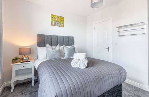 Grimley Apartment | Host & Stay | The Bull Inn Flat 2