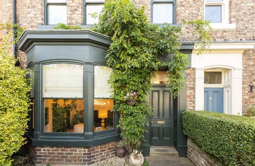 Eaglescliffe House | Host & Stay | The Green