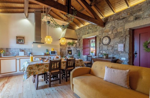 Sopo House | Host Wise - Rustic House with Pool and Garden