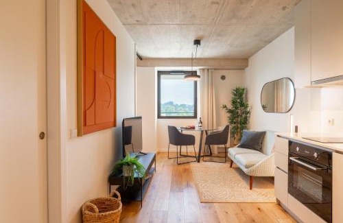 Leca da Palmeira Apartment | Host Wise - Seaside Bright Flat w Balcony