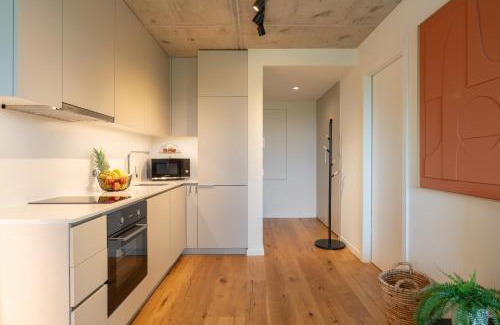 Leca da Palmeira Apartment | Host Wise - Seaside Bright Flat w Balcony