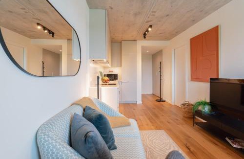 Leca da Palmeira Apartment | Host Wise - Seaside Bright Flat w Balcony