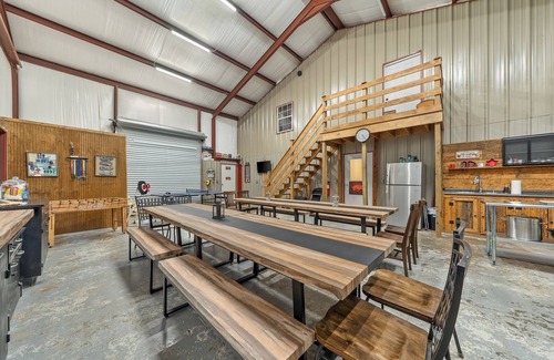 Lockesburg House | Host Your Event - 20 Acres - Hot Tub - ATV Trails