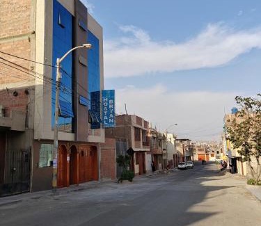 Alto de la Alianza Hotel | Hostal Bryan