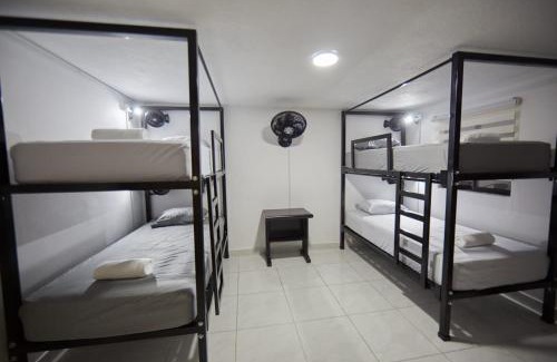 Estadio House | Hostal Casa Houst 72