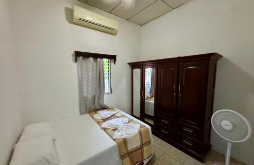 Flores House | Hostal Inn 1