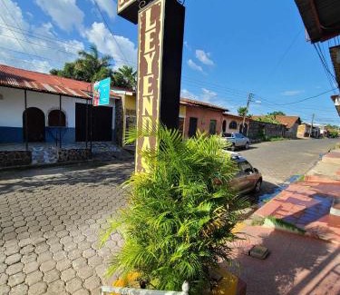 Leon House | Hostal Leyendas