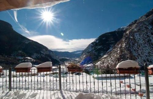 Benasque House | Hostal Parque Natural