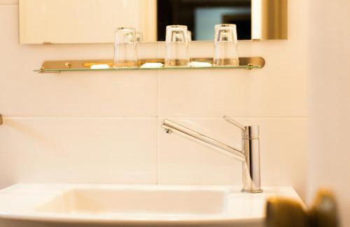 Cubells House | Hostal Restaurant Roma