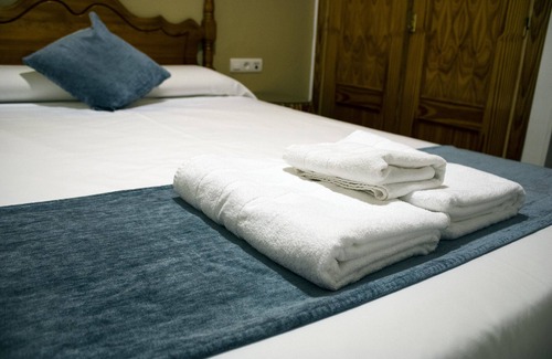 Valdepenas Hotel | Hostal Valdepeñas by Bossh Hotels