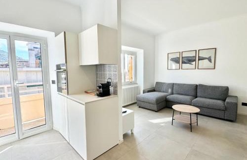 Finale Pia Apartment | Hostdomus - White House-private bike room