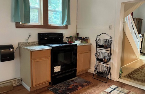 Navarro Bed & Breakfast | Hosted Stay-Room in Beautiful Historic Home - Close to Wine Waves & Woods