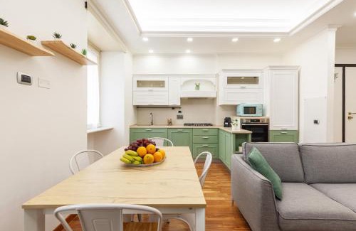 Nomentano Apartment | Hostly-Wood and Colors Rome Midtown-Just 7min to Colosseum
