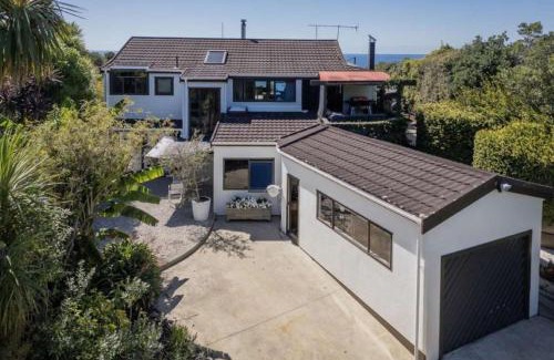 Hahei House | Hosts on the Coast Hahei Moana