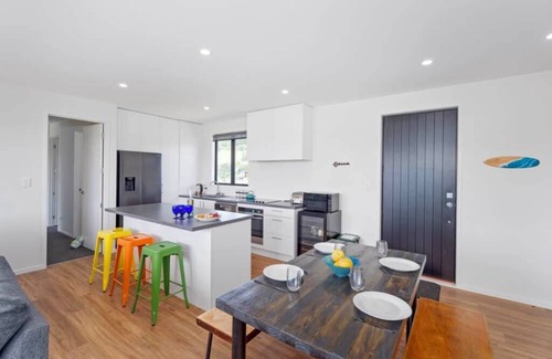 Cooks Beach House | Hosts on the Coast Leigh's Luxury Retreat