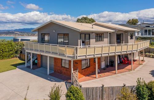 Whitianga House | Hosts on the Coast - Views over Whiti Terrace
