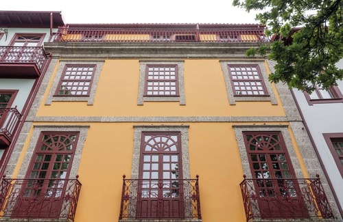 Guimaraes Apartment | HostWise - Cozy Flat