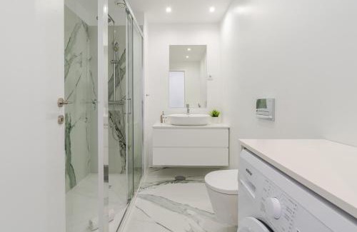 Leca da Palmeira Apartment | HostWise Cozy Studio with Balcony and Garage