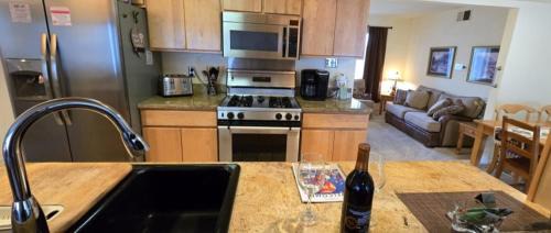 Taylor Ranch House | Hot Air Balloon Haven, Hot Tub, King Bed, Office, Foosball, Crib