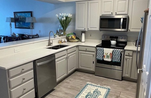 Ono Island Condo | Hot Deal! Waterfront Escape in Perdido Key Stunning Views, Sleeps 8, pool & more