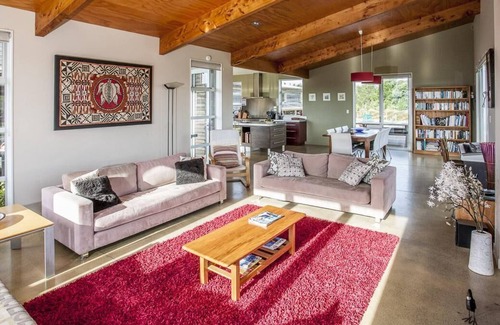 Mangawhai House | Hot Sands Olive Estate - Peaceful haven in a gated community close to estuary and golf courses