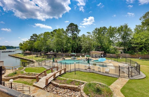 Lake Hamilton Apartment | Hot Springs Condo on Lake Hamilton with Views!