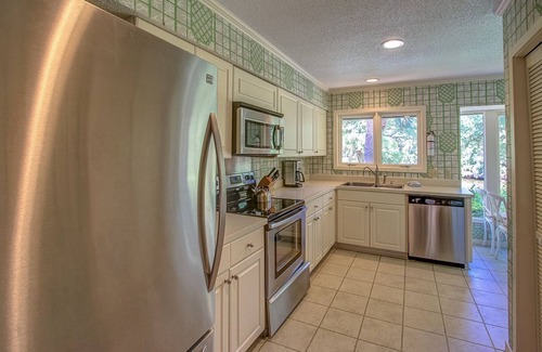 Beach Lagoon Villa | 🔥HOT SUMMER DEAL🔥 16 Turtle Lane/1 MIN WALK to beach! 🏖️ Bright end unit! 🌞