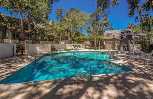 Beach Lagoon Villa | 🔥HOT SUMMER DEAL🔥 16 Turtle Lane/1 MIN WALK to beach! 🏖️ Bright end unit! 🌞