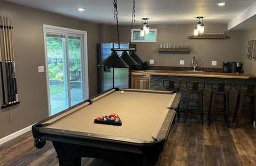 Alanson House | Hot Tub 15 Minutes to Boyne and Nubs!