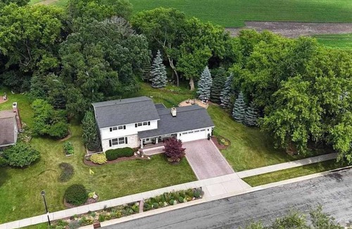 Sun Prairie House | Hot Tub - 20 min to Downtown - Pets - Private Yard