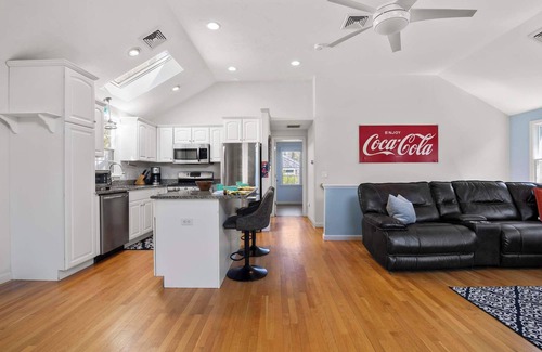 Dennis Port House | Hot Tub, 200 ft to Beach!