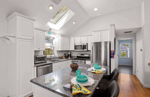 Dennis Port House | Hot Tub, 200 ft to Beach!