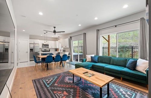 Durango House | Hot Tub/Air Conditioning/Close to Downtown/Pet Friendly