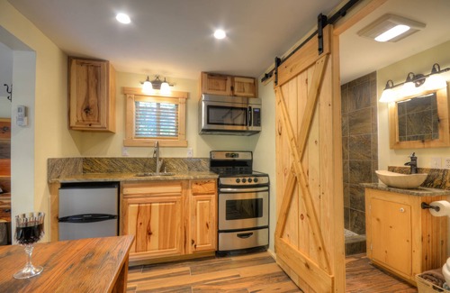 Almond Cabin | Hot Tub And Deck Along Creek, Pet friendly, Close To NOC, Tsali, And Dragon