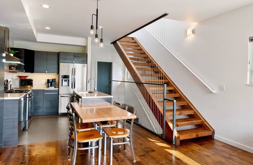 Northside House | Hot Tub and Rooftop Patio- Walk to Downtown!