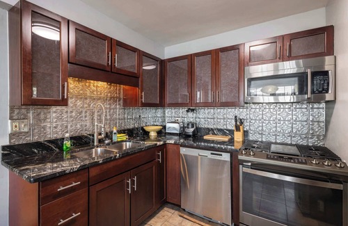 North Augusta House | Hot Tub & BBQ Retreat | Spacious Backyard | Pet-Friendly