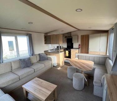 Dogdyke Resort | Hot Tub Breaks at 35 Merlin Point Tattershall