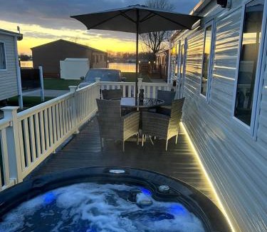 Dogdyke Resort | Hot Tub Breaks at 35 Merlin Point Tattershall