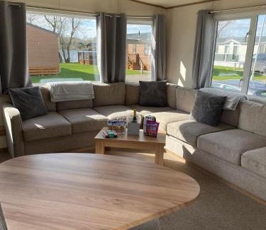 Dogdyke Resort | Hot Tub Breaks at 35 Merlin Point Tattershall