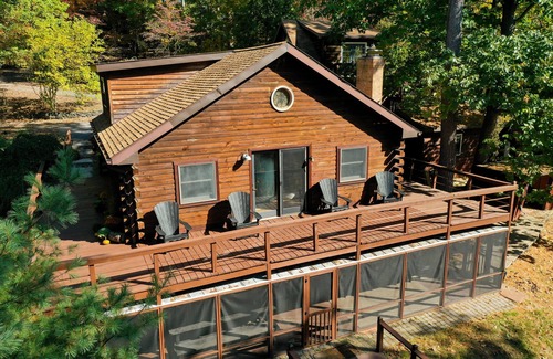 Berkeley Springs Cabin | HOT TUB! Calming Vibes Spa Cabin on Sleepy Creek, for 8, Hike, Fish, Ski, 4 Acre