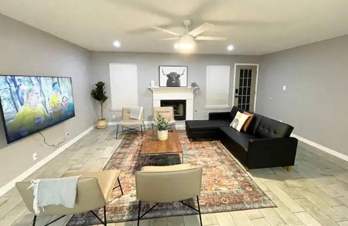Settlers Ridge House | *hot tub cozy 4br near Austin foosball/shuffle