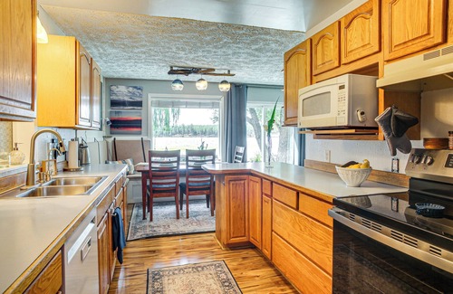 Tumtum House | Hot Tub, Deck & Mtn Views: Nine Mile Falls Duplex